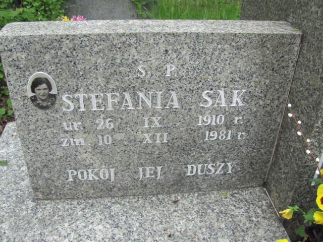Stefania Sak 1910 Opole-Półwieś - Grobonet - Wyszukiwarka osób pochowanych