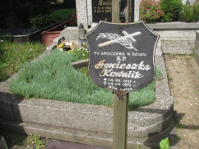 Agnieszka Kowalik 1917 Opole-Półwieś - Grobonet - Wyszukiwarka osób pochowanych
