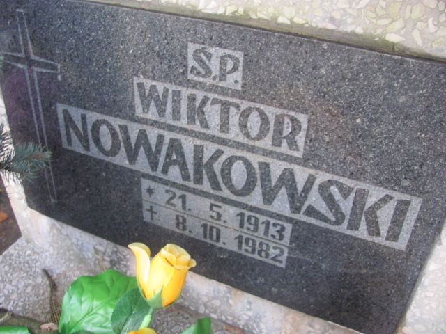 Wiktor Nowakowski 1913 Opole-Półwieś - Grobonet - Wyszukiwarka osób pochowanych