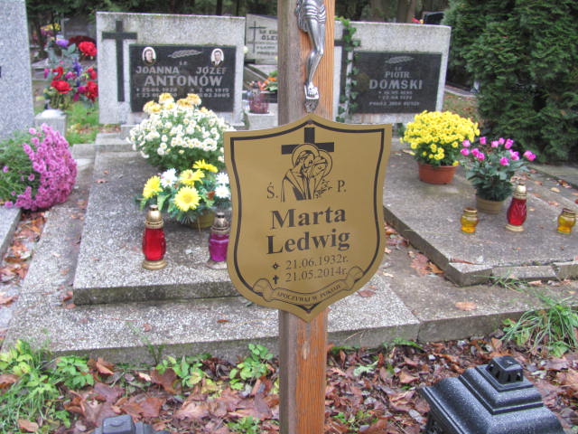 Marta Ledwig 1932 Opole-Półwieś - Grobonet - Wyszukiwarka osób pochowanych