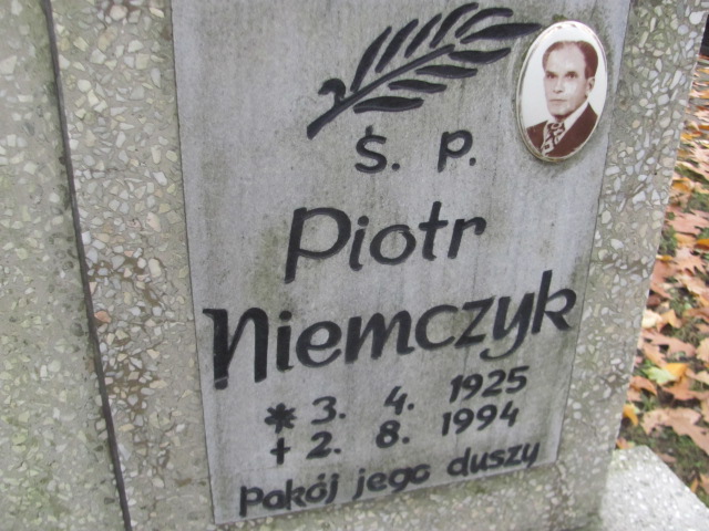 Piotr Niemczyk 1925 Opole-Półwieś - Grobonet - Wyszukiwarka osób pochowanych