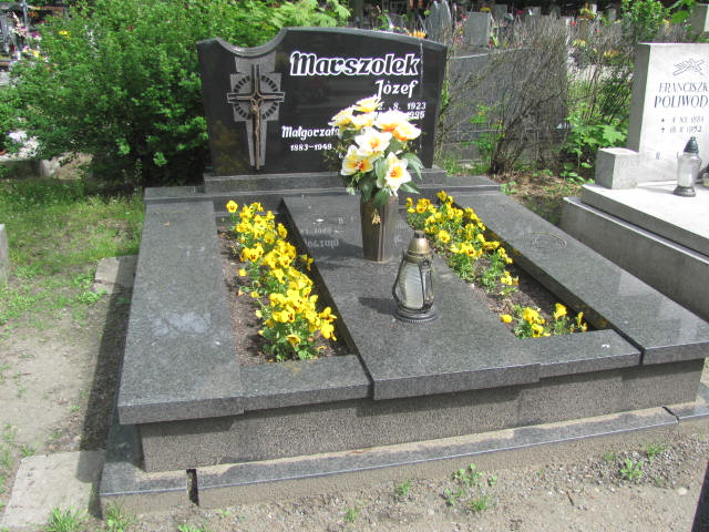 Grób MONIKA MARSZOLEK