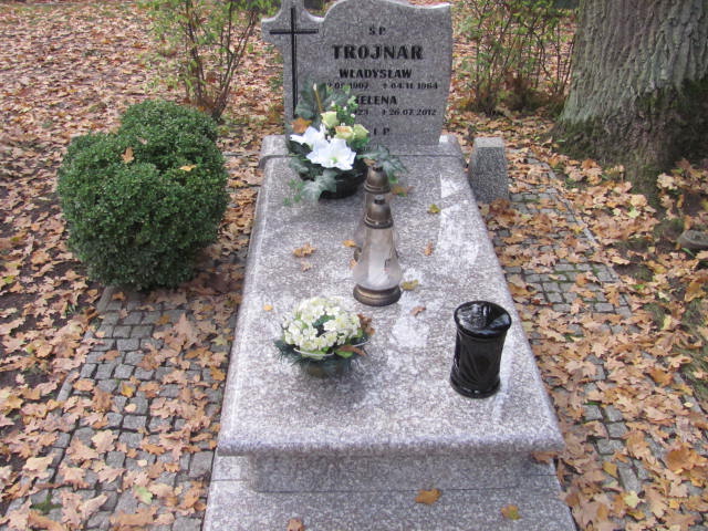 Grób Helena Trojnar
