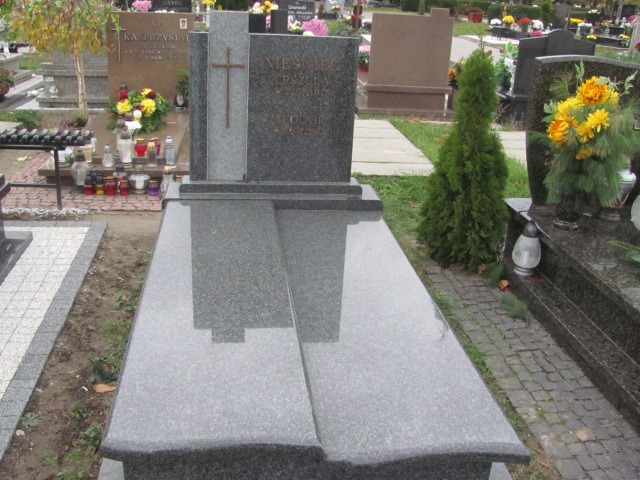 Grób URSZULA NIEŚWIEC