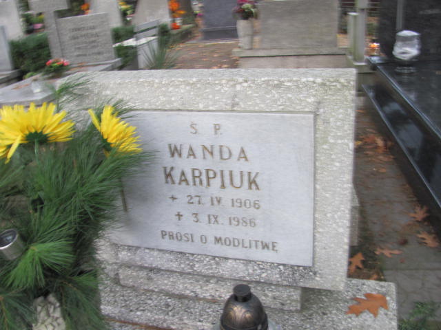 Grób JADWIGA KARPIUK