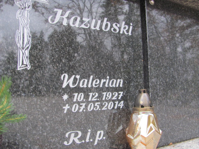 Grób MARIA KAZUBSKI